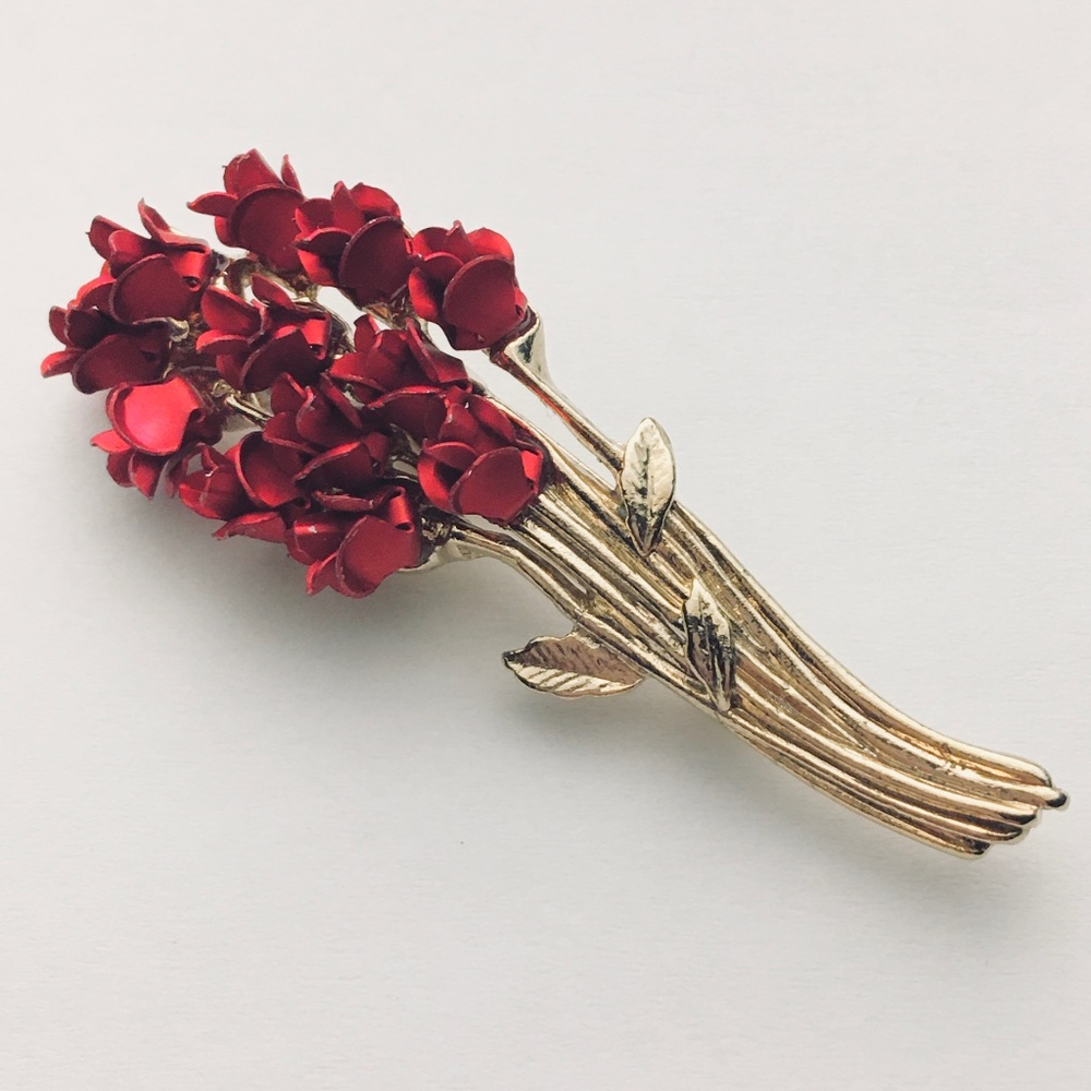 Fashion pin